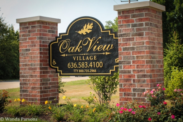 Oak View Village sign